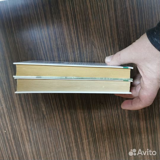 Книги 2 шт. Г. П. Малахов. Укрепления здоровья