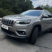 Jeep Cherokee 2.4 AT, 2019, битый, 180 000 км, с пробегом, цена 1 950 000 руб.