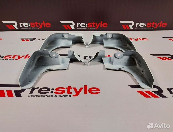 Брызговики Toyota Allion / Premio 260 Белые перл