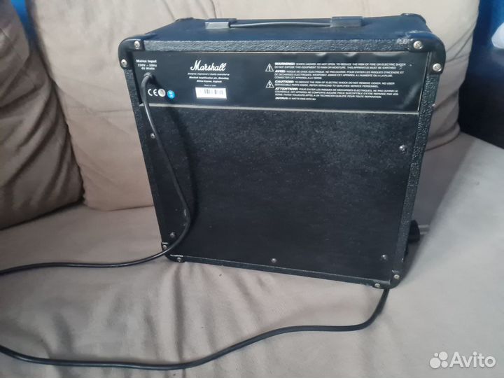 Гитарный комбоусилитель marshall MG 15CD