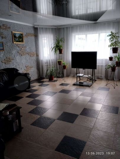 Дом 186 м² на участке 7 сот.