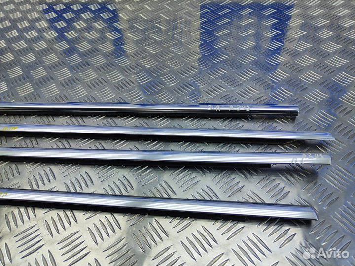 Молдинг стекла двери Volkswagen Passat B6 1.8 BZB