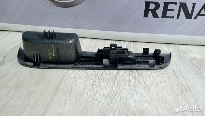 Накладка блока кнопок стеклоподъемника Nissan tiid