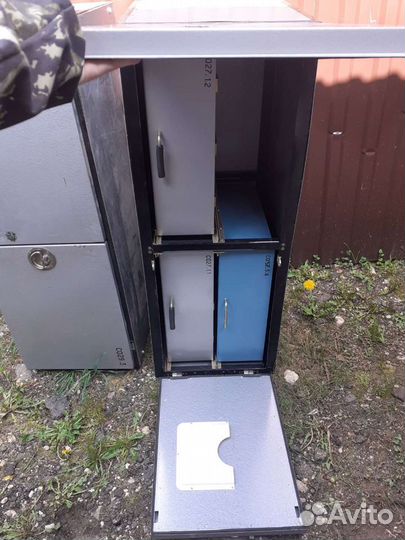 Железные ящики