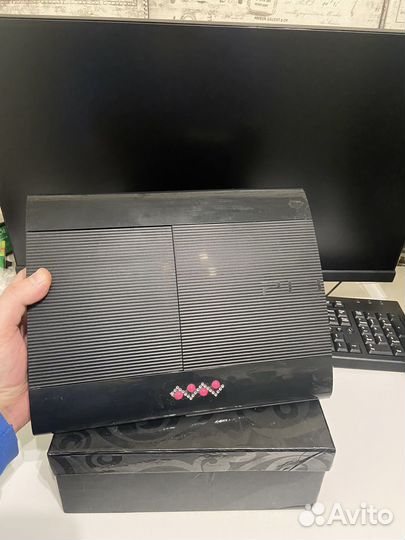 PS 3 Super Slim 500 + 2 PS Move + 2 Геймпада