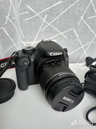 Зеркальный фотоаппарат canon 600d сост. идеальное