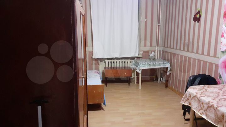 Комната 18 м² в 3-к., 1/2 эт.