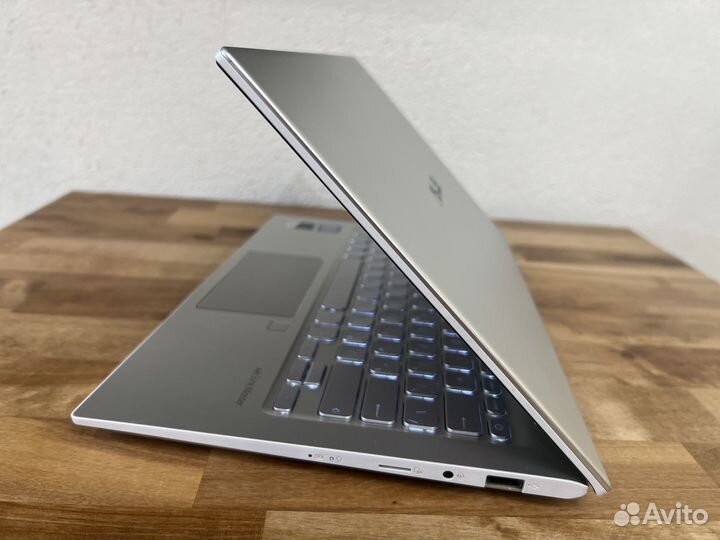 Супер ультрабук IPS FHD Core i3-8145 8Gb SSD 256Gb