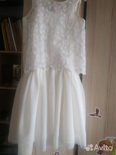 Платье нарядное для девочки 5-6 лет