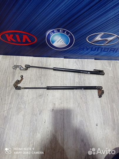 Амортизатор стойка багажника Geely MK cross Лев, П