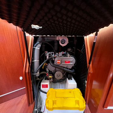 Парусная яхта Beneteau Oceanis 37