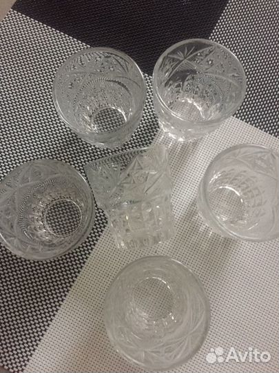 Хрустальная ваза, пивные кружки, рюмки
