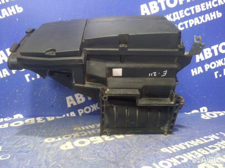 Корпус воздушного фильтра Mercedes-Benz W211