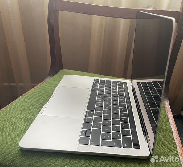 Macbook pro 13 2019 touch bar