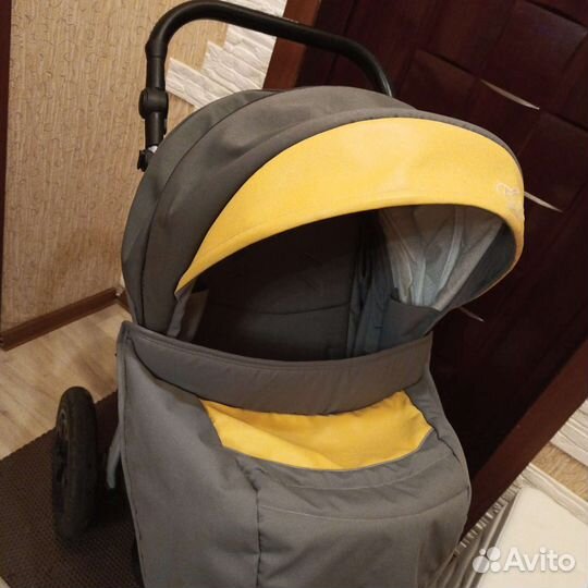 Коляска всесезонная