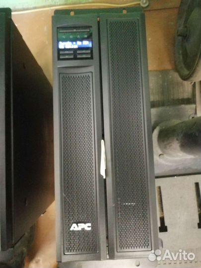 Источник бесперебойного питания APC 2000watt