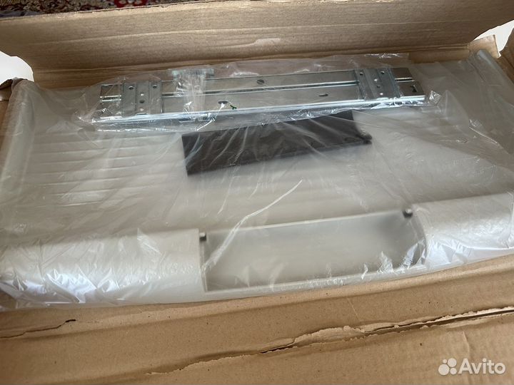 Полка с креплениями для клавиатуры Новая