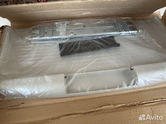 Полка с креплениями для клавиатуры Новая