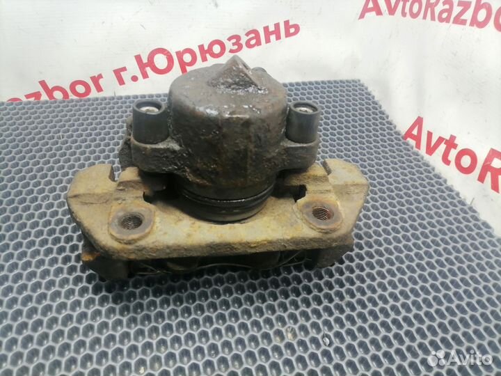 Суппорт передний правый Ford Maverick
