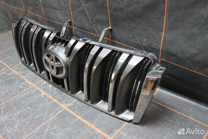 Решетка радиатора-Toyota Land Cruiser Prado 150