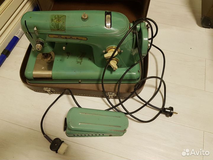 Продается раритетная швейная машинка Тула 7