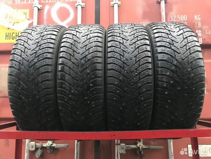 Nokian Tyres Hakkapeliitta 8 SUV 215/65 R16 95J
