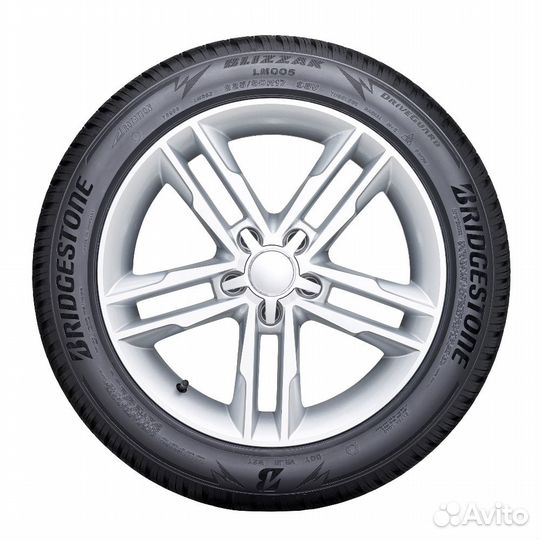 Bridgestone Blizzak LM-005 245/45 R18 100V