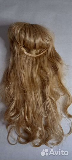 Парик светлый с челкой