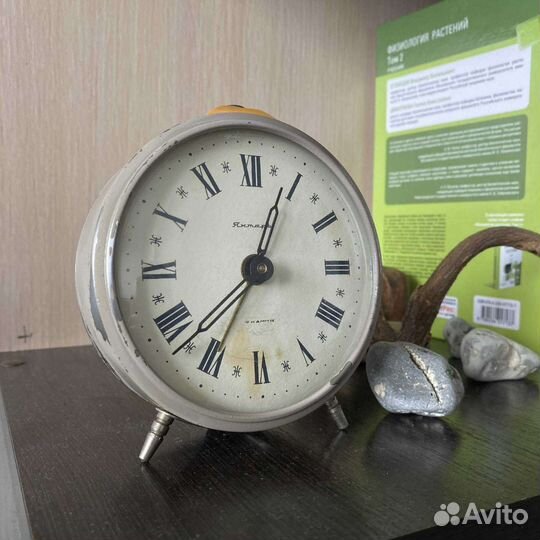 Часы будильник янтарь 4 камня