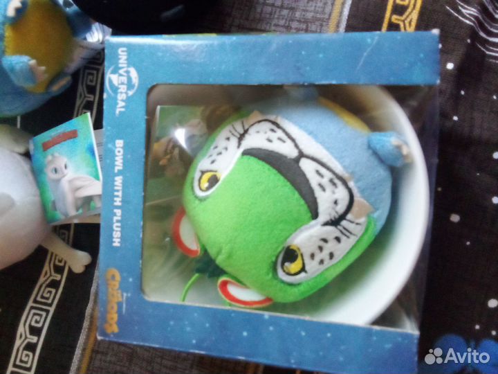 Кружки, тарелки, брелки на рюкзак