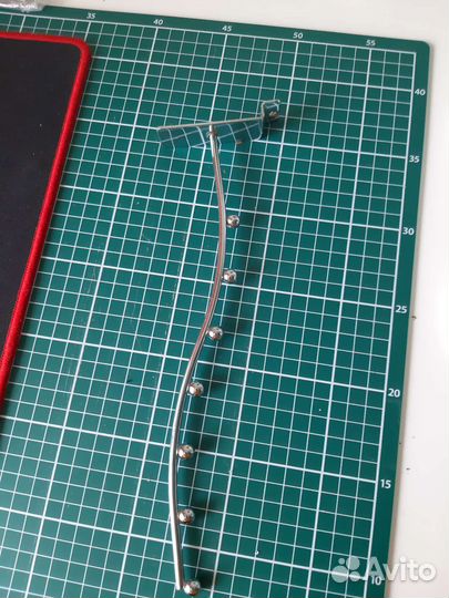 Вешалка кранштейн для одежды настенная