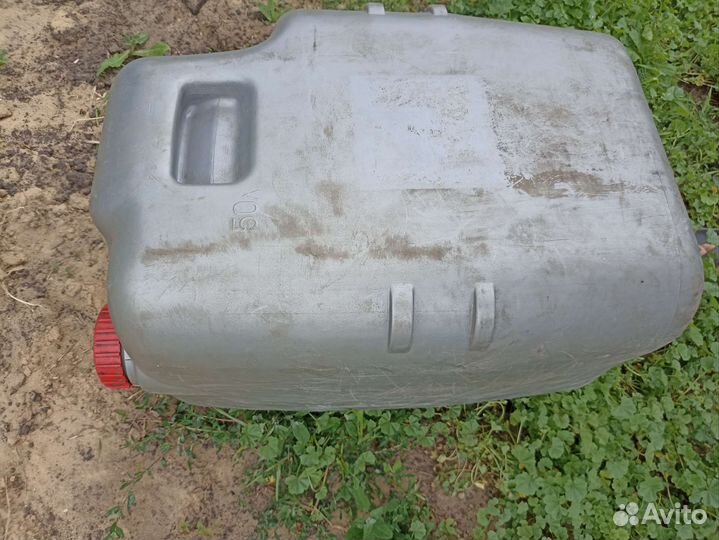 Ëмкости для гсм бу в хорошем сост.из под масла