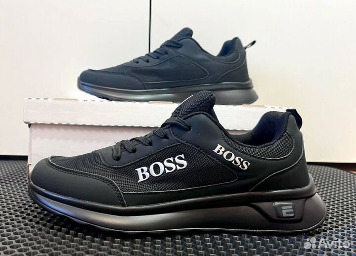 Кроссовки Boss эргономичные