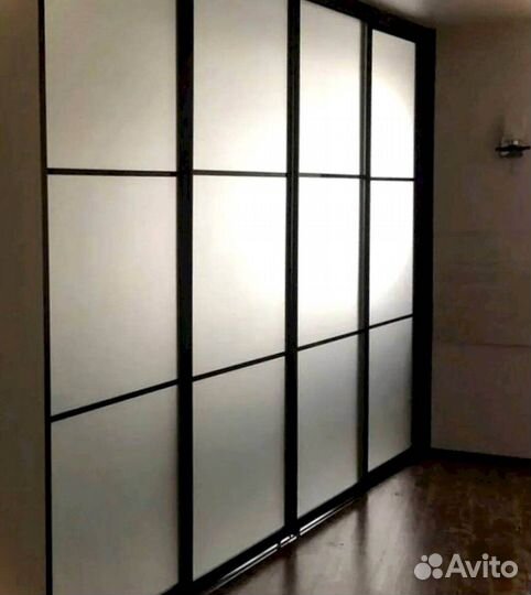 Стеклянная перегородка