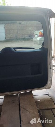 Дверь багажника Suzuki grand Vitara