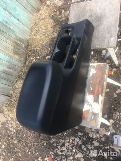 Mitsubishi lancer 9 подлокотник