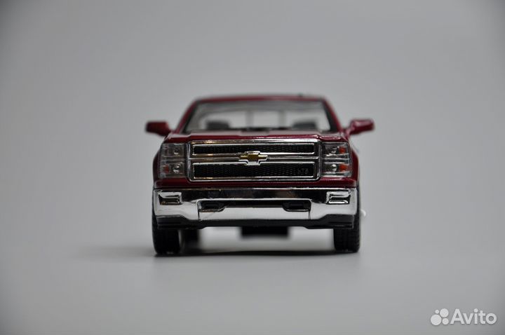 Модель автомобиля Chevrolet Silverado металл