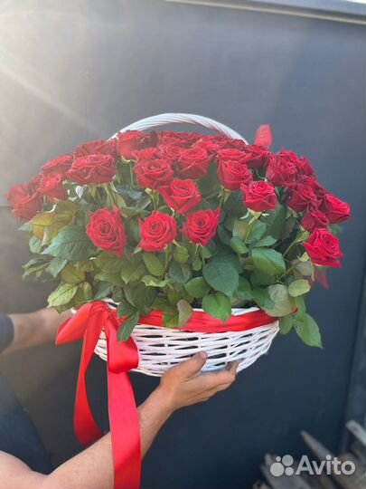 Роза свежие букет корзинка