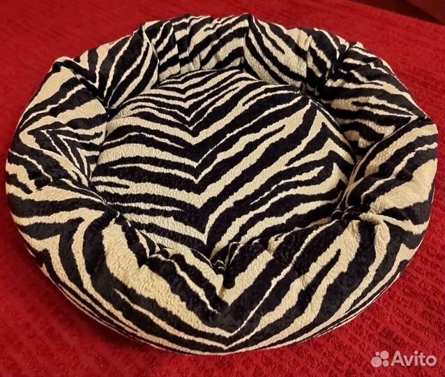 Лежанка для маленьких собак или кошек