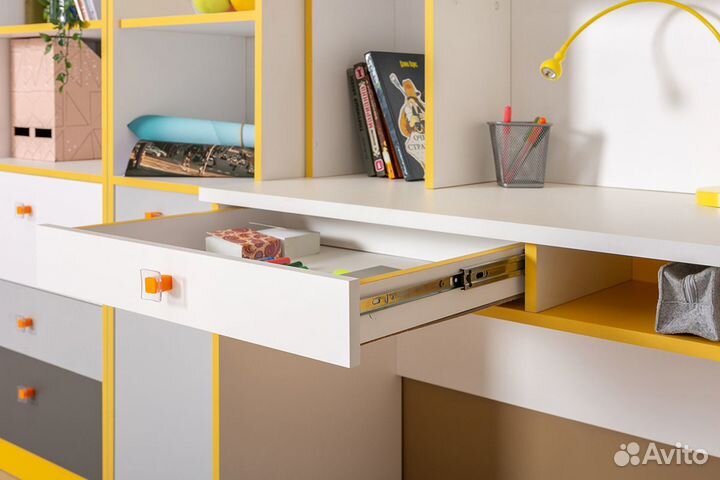 Стол письменный 