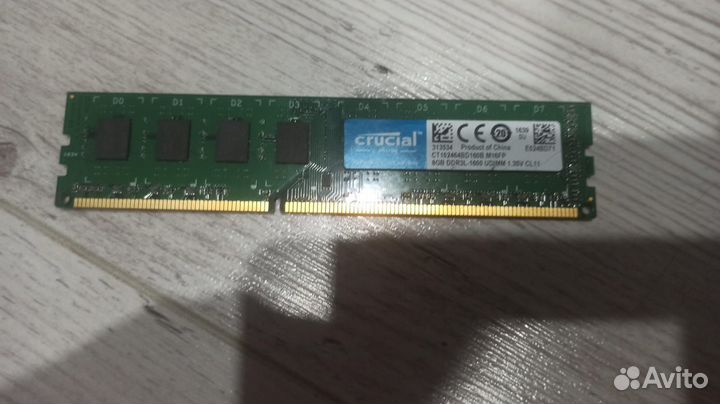 Материнская плата с процессором и памятью