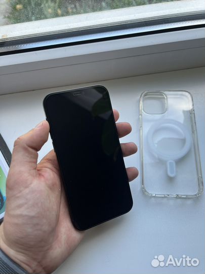iPhone 12, 64 ГБ