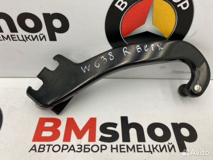 Каретка правая Mercedes-Benz V 280 W638 104.900