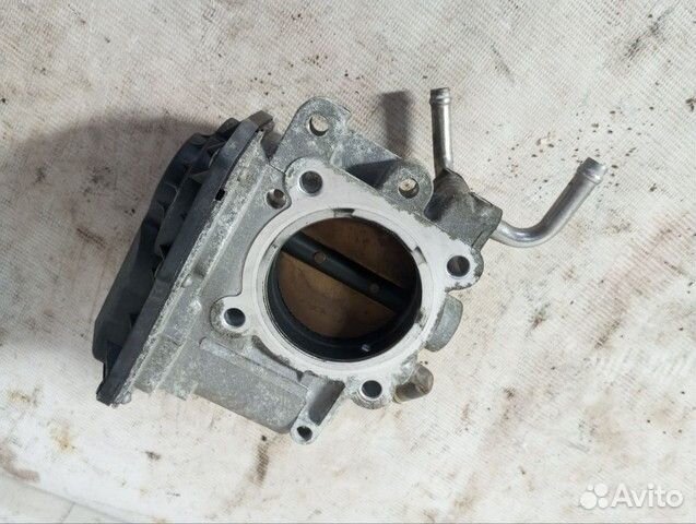 Заслонка дроссельная 2203028011 Toyota Rav 4