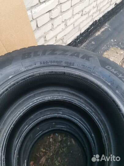 Bridgestone Blizzak DM-V2 225/65 R17 102S