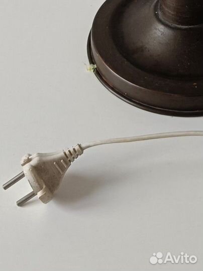 Настольная лампа