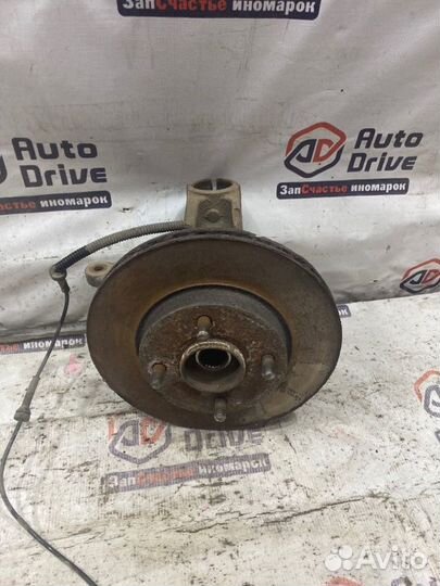 Кулак поворотный правый Ford Fusion 1 1.4 2008