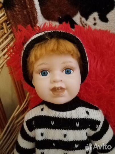 Кукла фарфоровая коллекционная