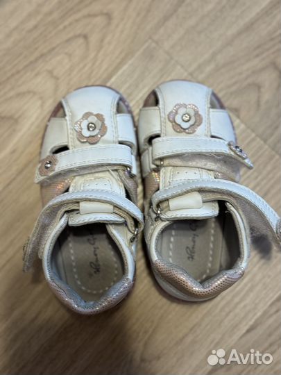 Сандалии для девочки 22 размер