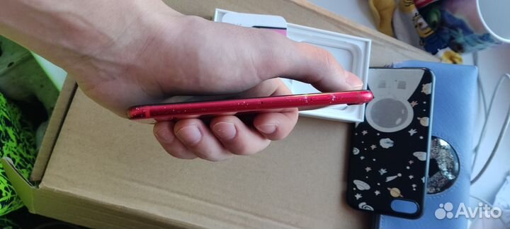iPhone SE, 64 ГБ